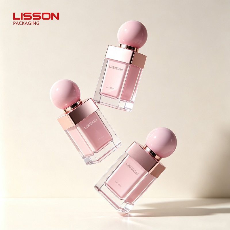 Qu’est-ce qui provoque une fuite entre un flacon de cosmétique et son bouchon ?